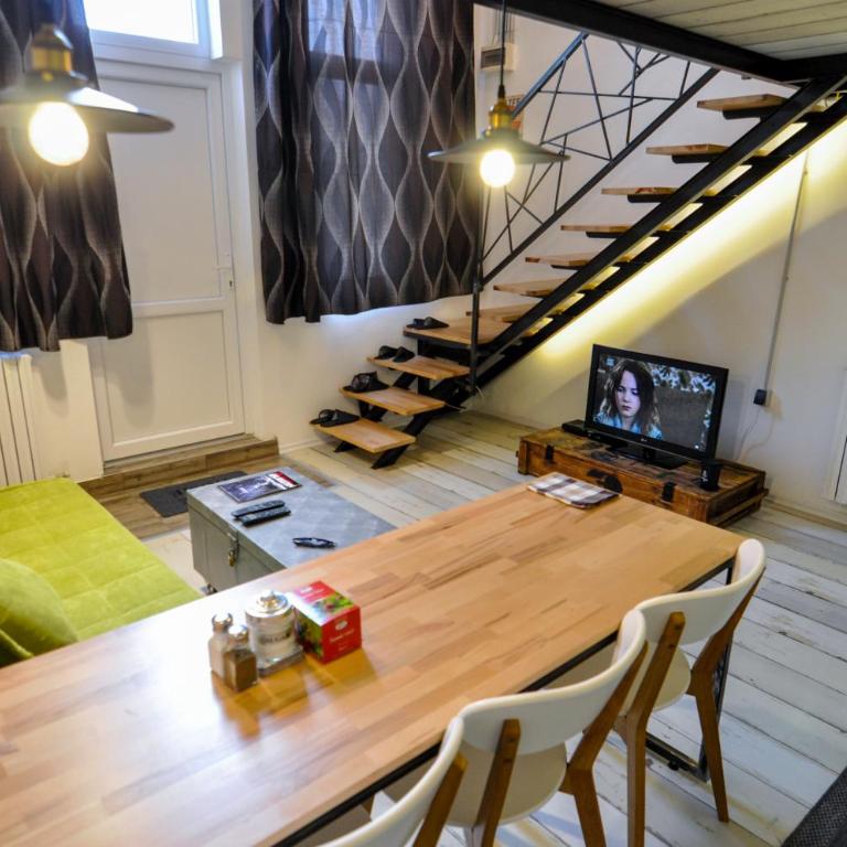 Altitude Loft - One-Bedroom Apartment - 30