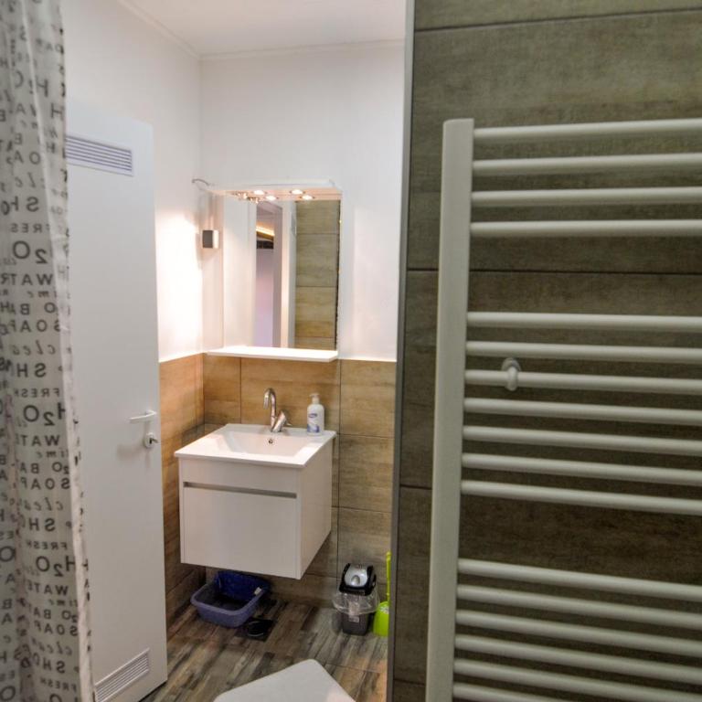 Altitude Loft - One-Bedroom Apartment - 45
