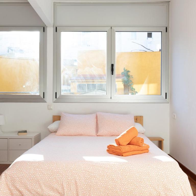 Lets Holidays BIG TERRACE APARTMENT IN BARCELONA - Apartment - 24