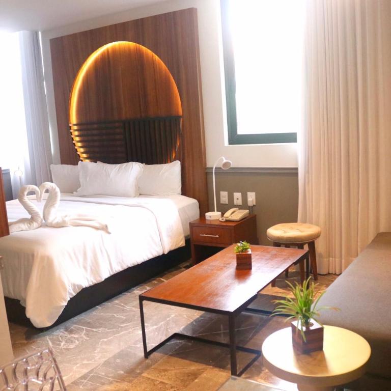 Singular Joy Vacation Rentals - Deluxe Queen Studio - 9
