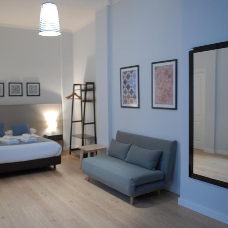 La Perla Granada Suites - Superior Triple Room - 1
