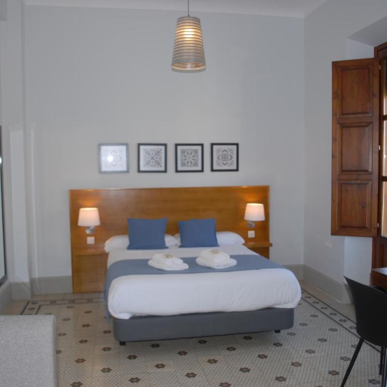 La Perla Granada Suites - Superior Quadruple Room - 3
