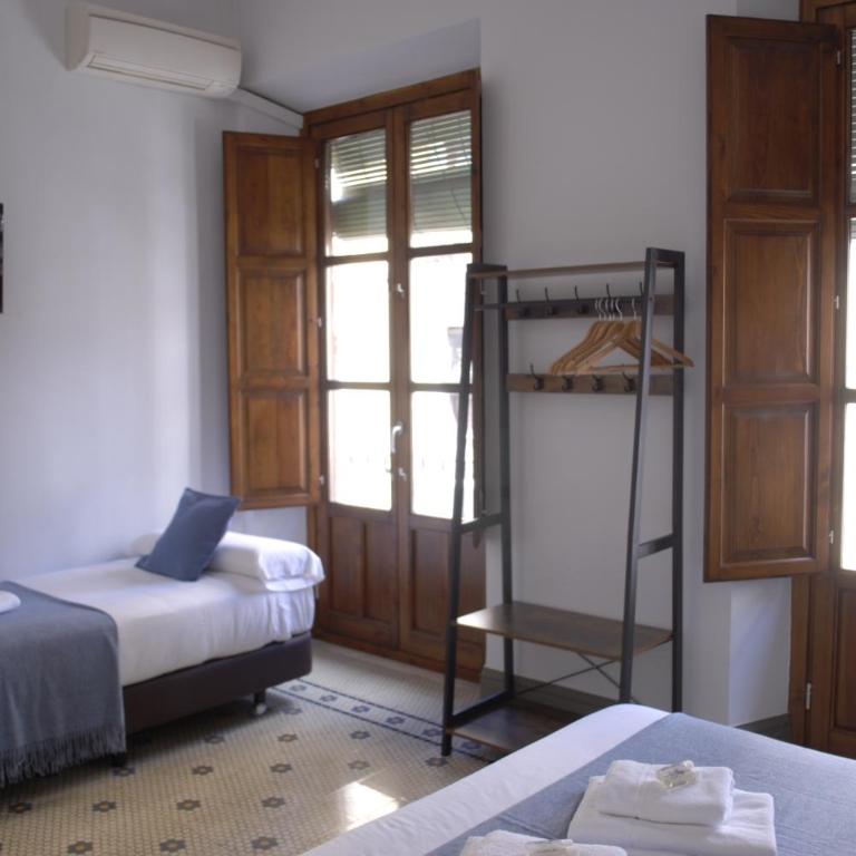 La Perla Granada Suites - Superior Triple Room - 10