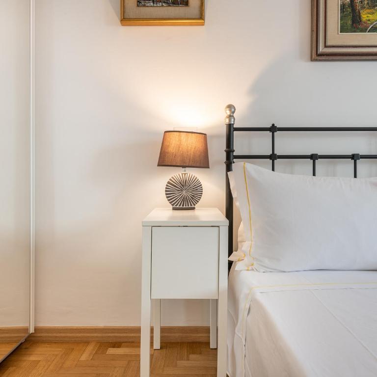 Apartment on Shopping street - Two-Bedroom Apartment - 8