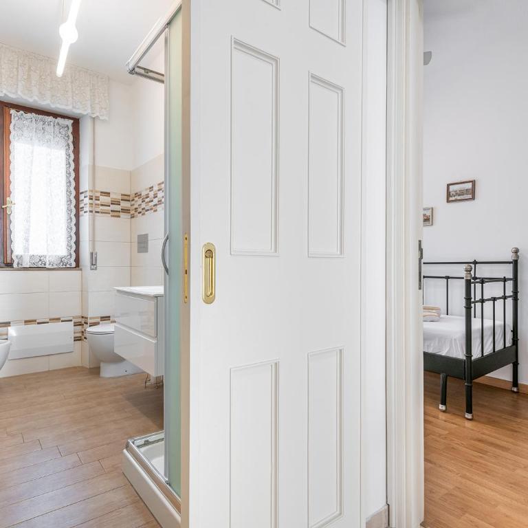 Apartment on Shopping street - Two-Bedroom Apartment - 13