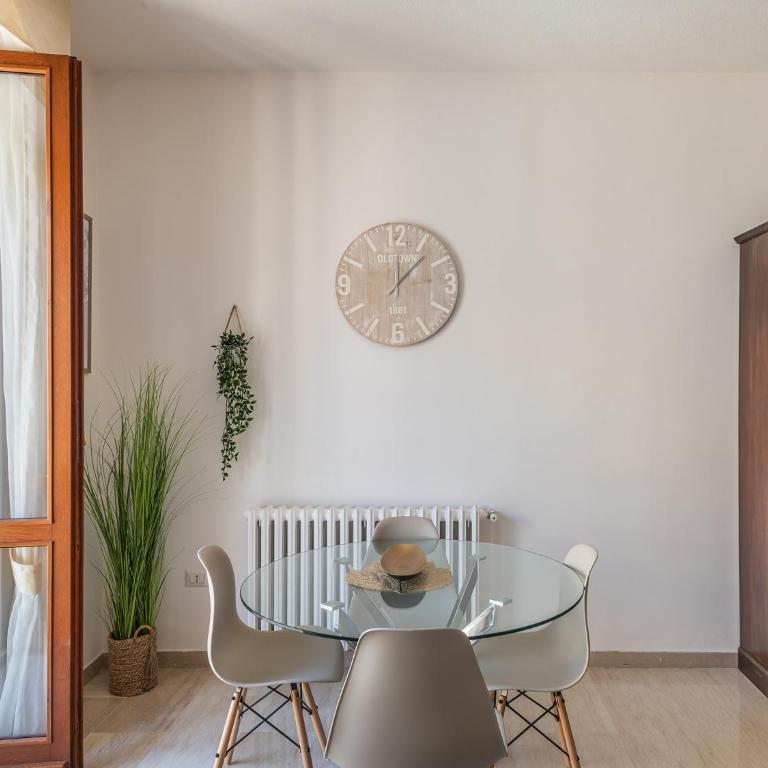 Apartment on Shopping street - Two-Bedroom Apartment - 10