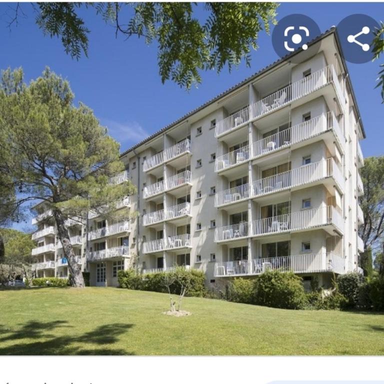coquet Studio Classé Deux Étoiles, Balcon avec Table, et Wifi - Appartamento Monolocale - 7
