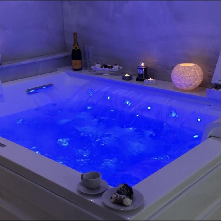 7 BLU Casa vacanze con idromassaggio - One-Bedroom House - 4