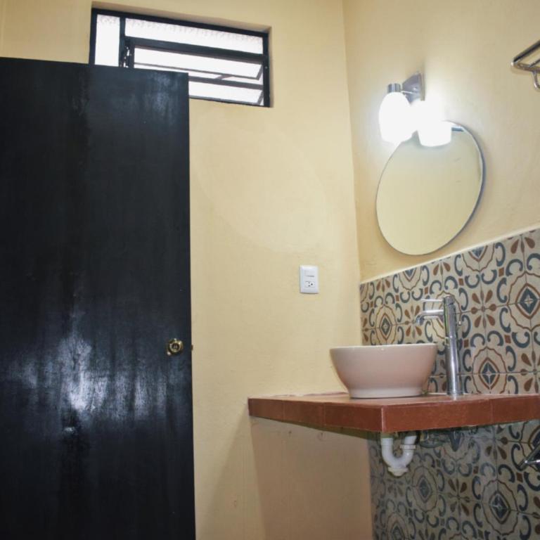 Hotel Casa Rico - Habitación Doble Estándar con 2 camas dobles - 2