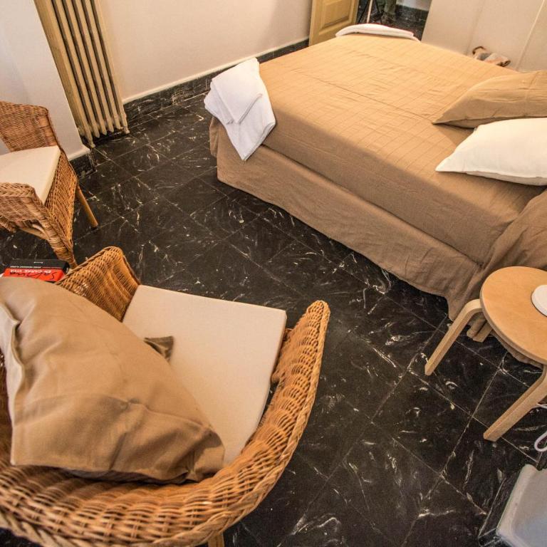 Rotaret - Double Room with Shared Bathroom - 2