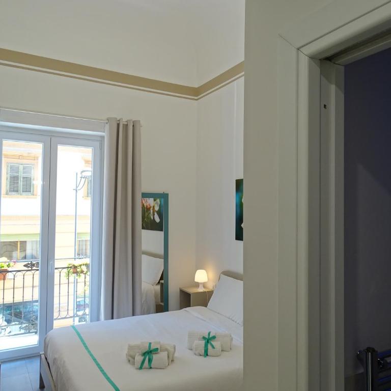 Le Quattro Stagioni - Rooms & Suites - Deluxe Double Room with Balcony - 4
