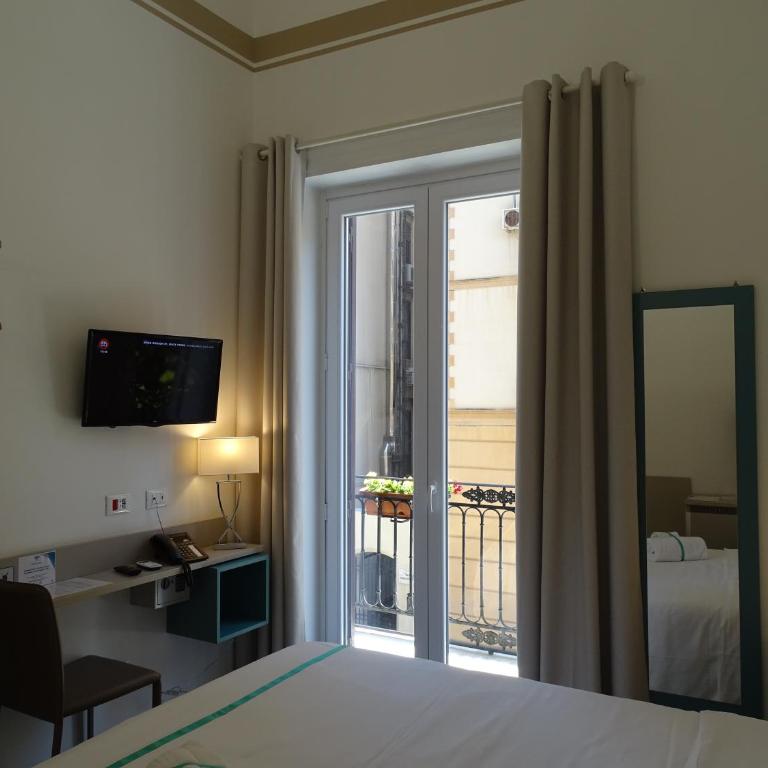 Le Quattro Stagioni - Rooms & Suites - Deluxe Double Room with Balcony - 2
