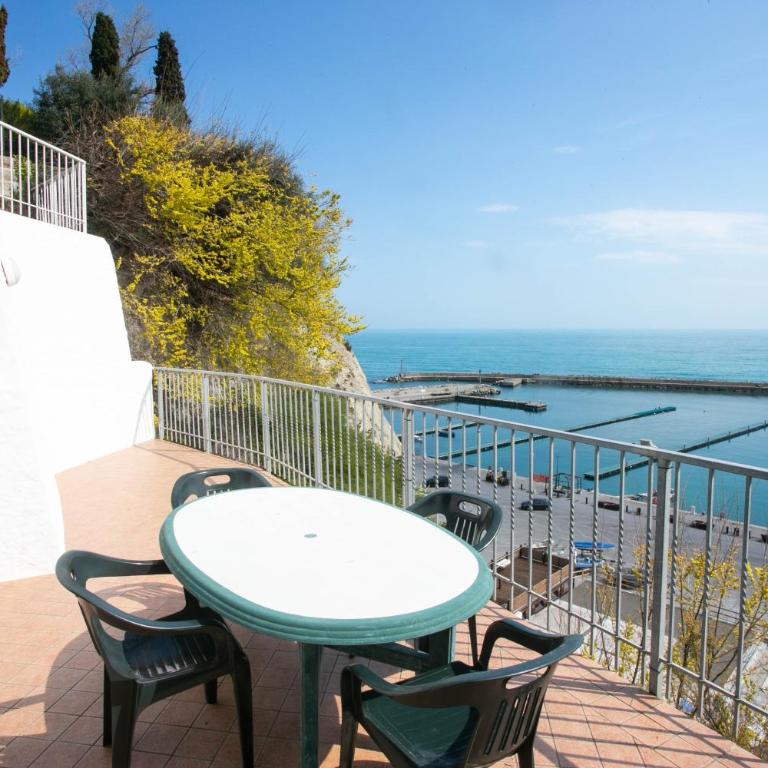 N033 - Numana, bilocale con meraviglioso terrazzo sul mare - Apartment with Sea View - 2