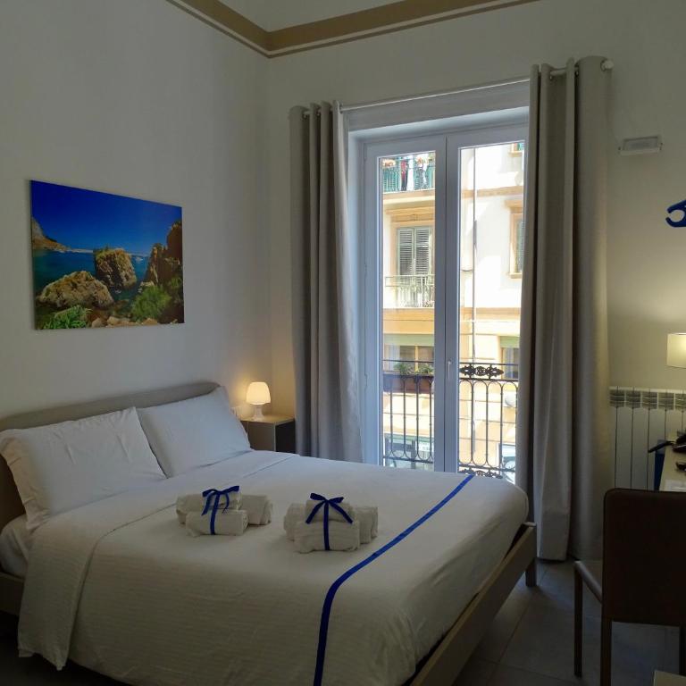 Le Quattro Stagioni - Rooms & Suites - Deluxe Double Room with Balcony - 1