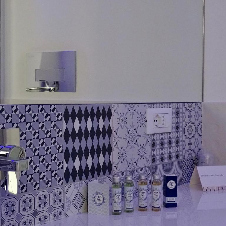 Le Quattro Stagioni - Rooms & Suites - Deluxe Double Room with Balcony - 5