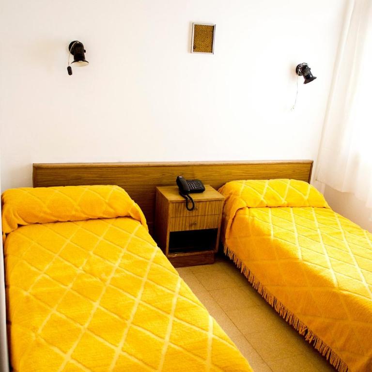 Hotel Centro Neuquén - Habitación Doble con baño privado - 2 camas - 1