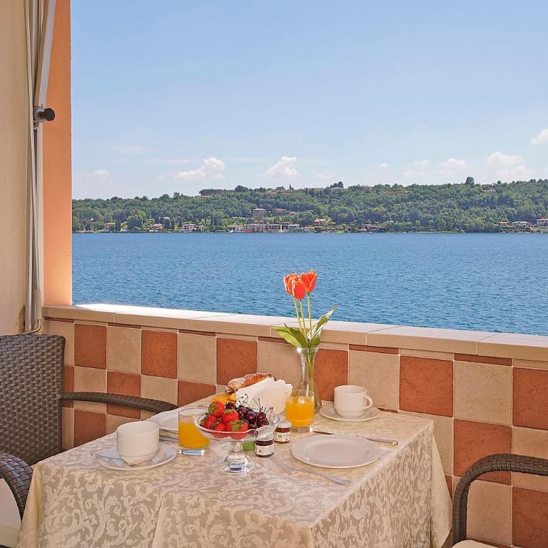 Hotel Vigna - Camera Matrimoniale con Vista Lago - 3