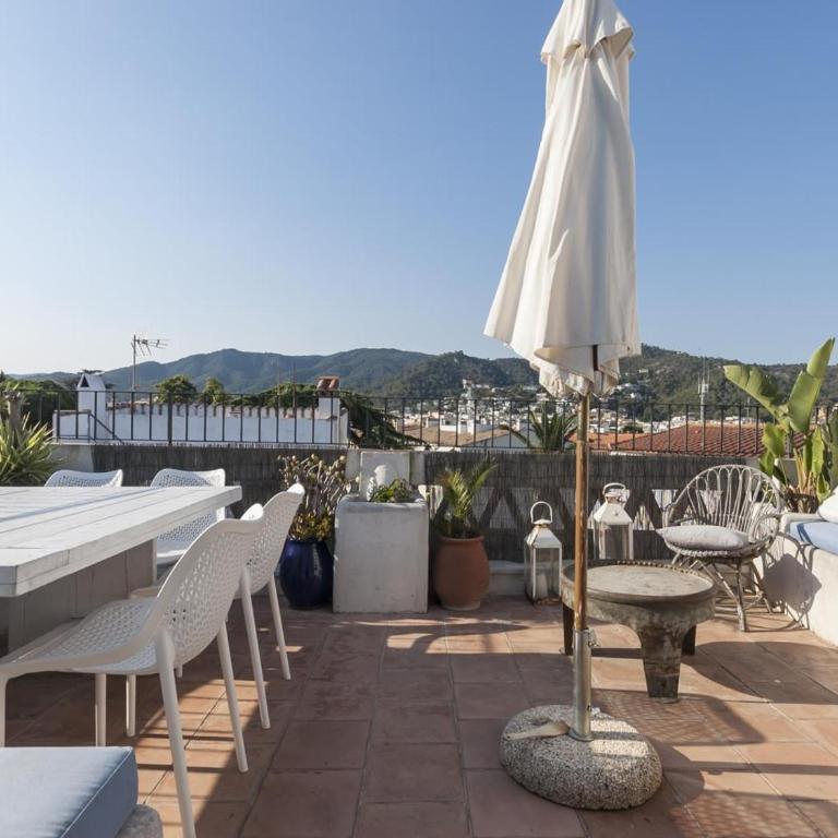 Lets Holidays Charming fisherman house with terrace - Casa de 4 dormitorios - 4