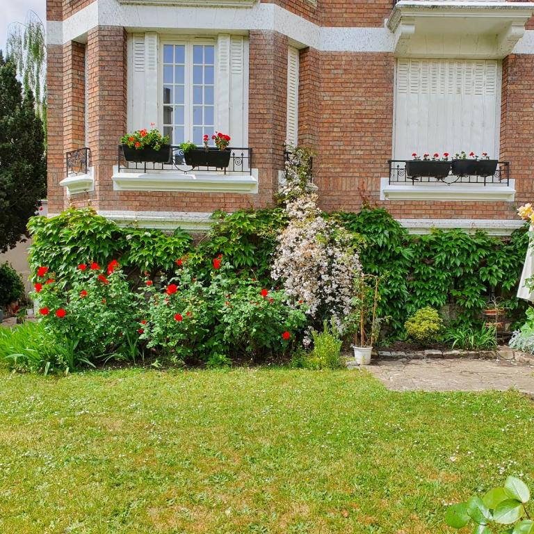 La Romantique - Chambre Triple - Vue sur Jardin - 8