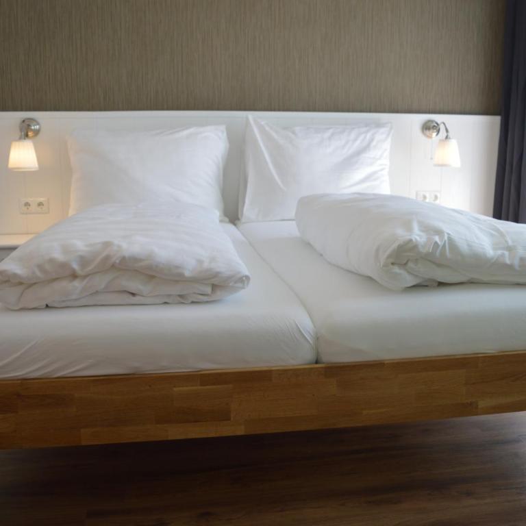 B & B Gmeineck - Familienzimmer mit Balkon - 1