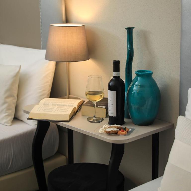 Musica Guest House - Deluxe Queen Room with Two Queen Beds - 3