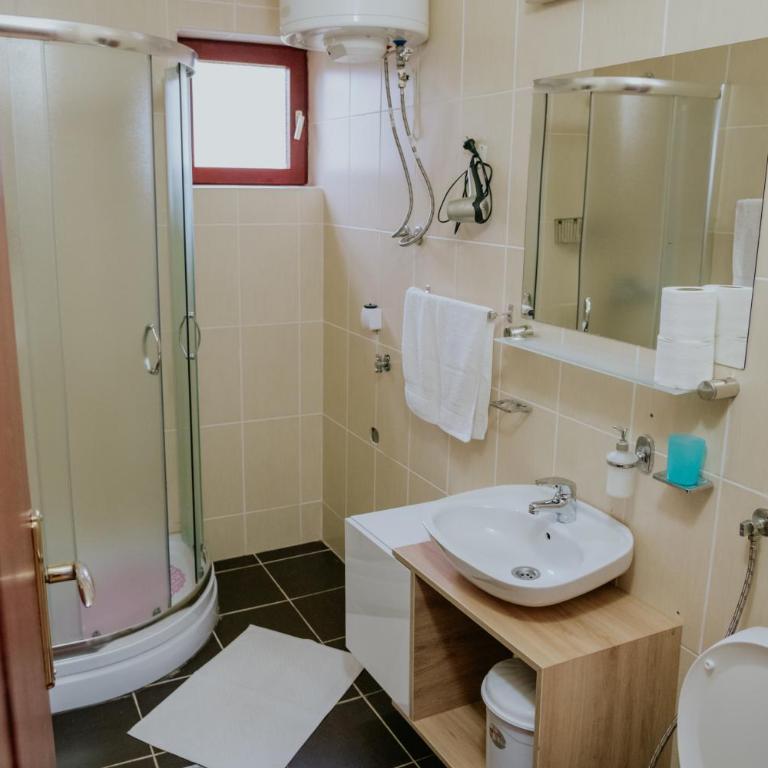 Vila Dinka - Apartman sa Terasom - 5
