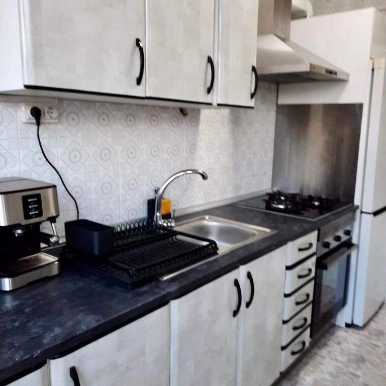 Piso en la playa - Three-Bedroom Apartment - 14