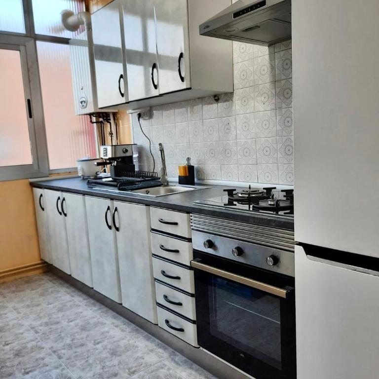 Piso en la playa - Three-Bedroom Apartment - 13