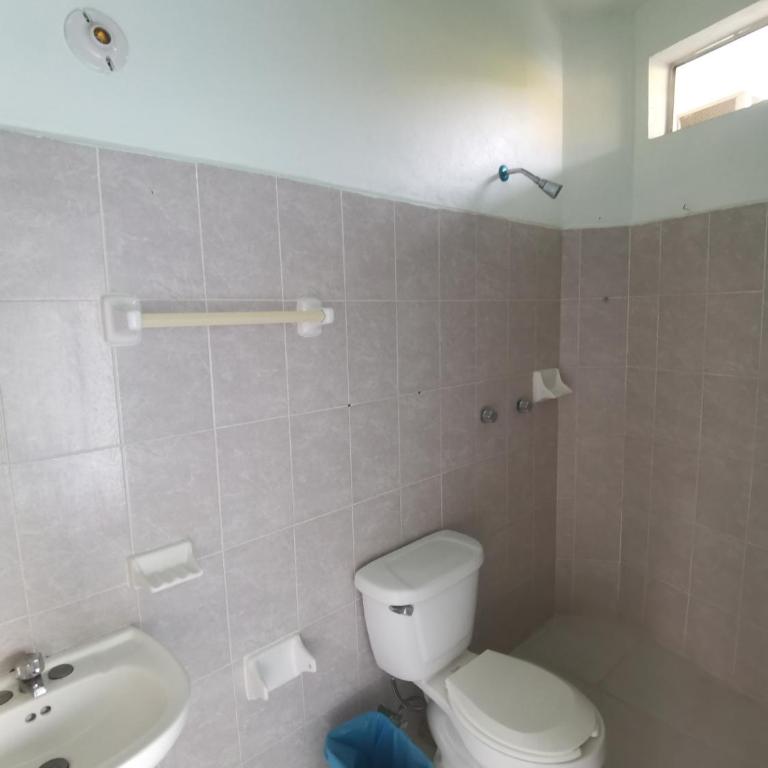Hotel Gamito - Habitación Doble con baño privado - 2 camas - 5