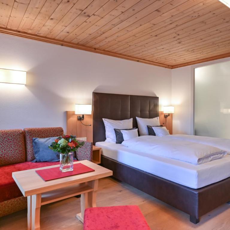 Hotel Helmer - Doppelzimmer mit Balkon - 2