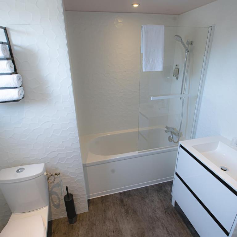 Hôtel Central - Chambre Double Confort - Vue sur Cour - 1