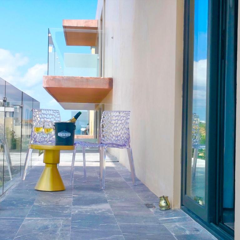 Singular Joy Vacation Rentals - Two-Bedroom Suite - 11