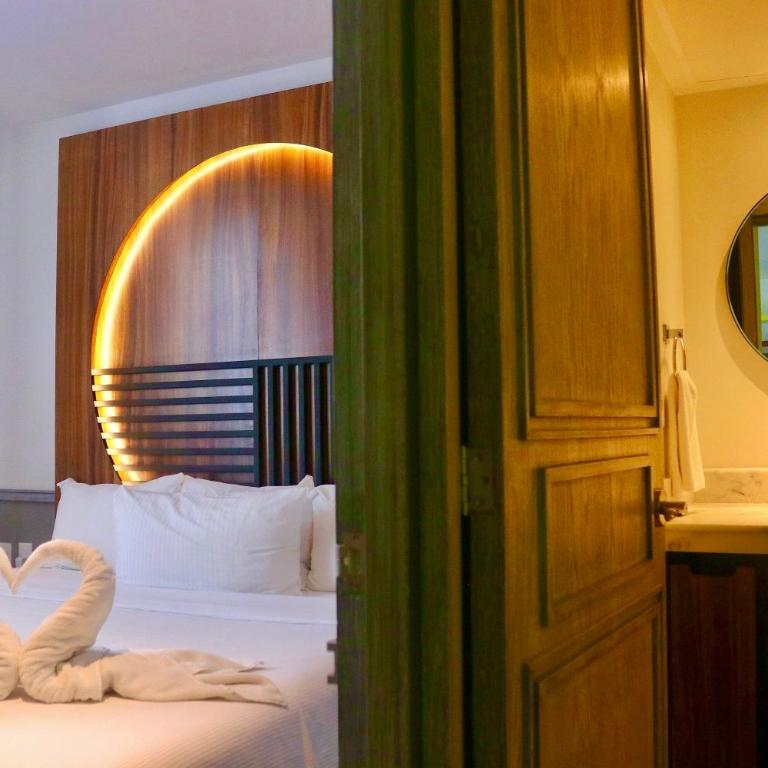Singular Joy Vacation Rentals - One-Bedroom Suite - 7