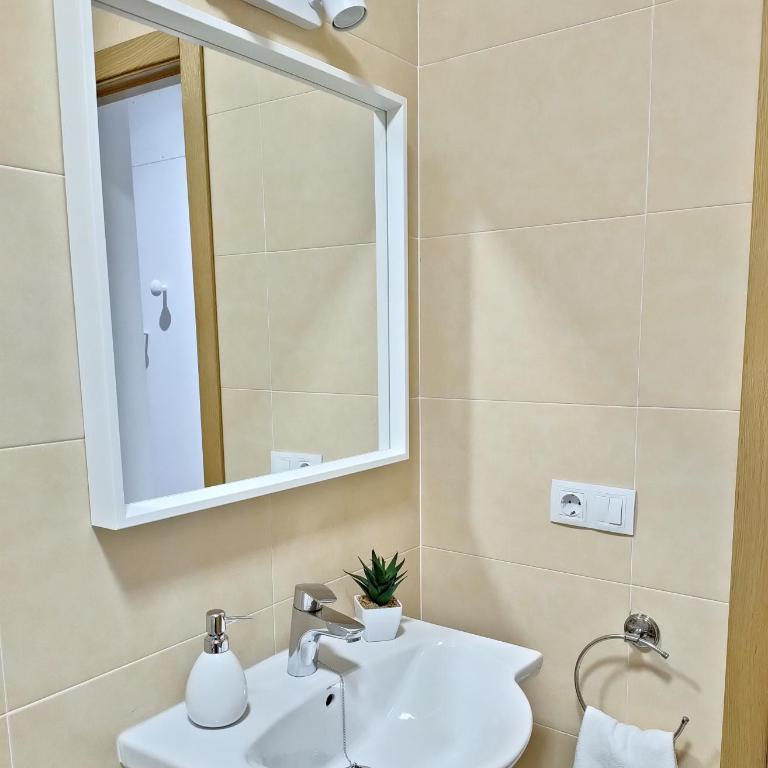 RELAX CHICLANA-Aparcamiento privado-TV Cable-WifiPlus-Aire Acond-Incluido - Apartamento de 2 dormitorios - 5