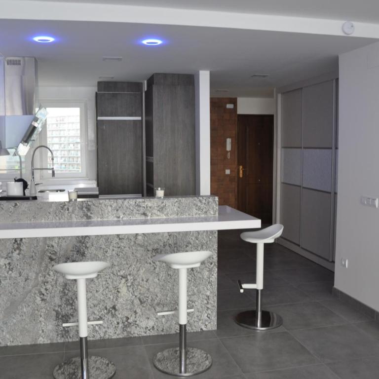Magnifique appartement avec une incroyable vue sur mer - Two-Bedroom Apartment - 21