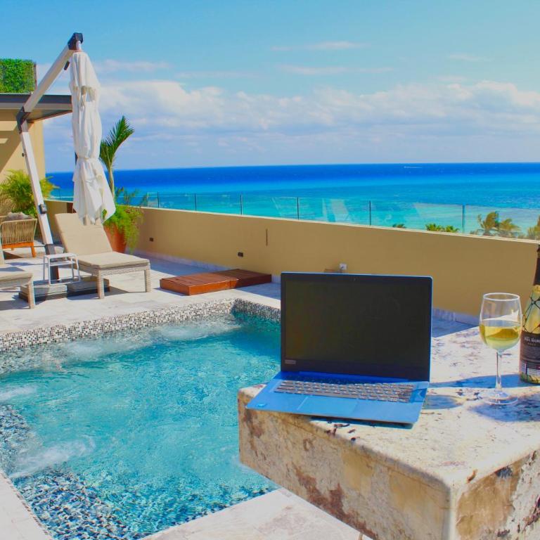 Singular Joy Vacation Rentals - Deluxe Apartment - 4