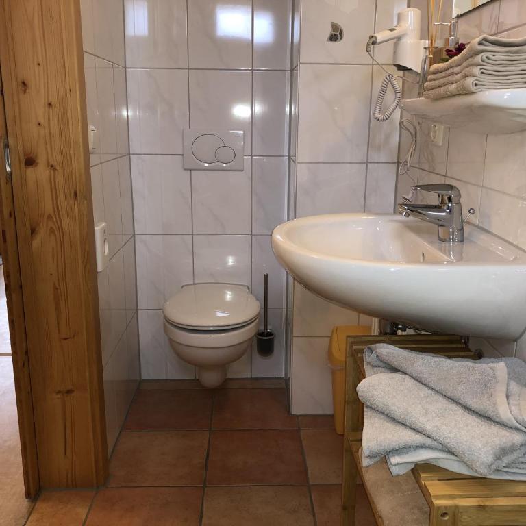 Ferienhaus Elisabeth - Familienzimmer mit eigenem Bad - 10