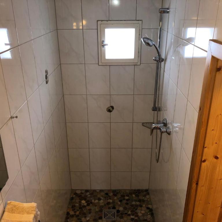 Ferienhaus Elisabeth - Familienzimmer mit eigenem Bad - 8