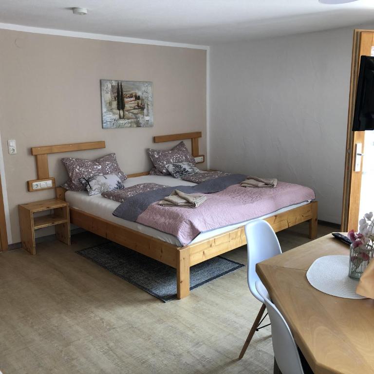 Ferienhaus Elisabeth - Familienzimmer mit eigenem Bad - 4