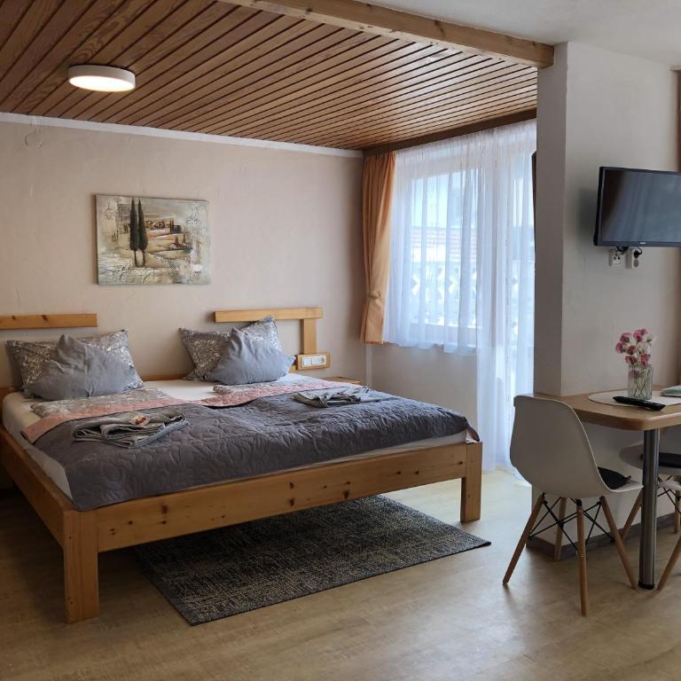 Ferienhaus Elisabeth - Familienzimmer mit Dusche - 3