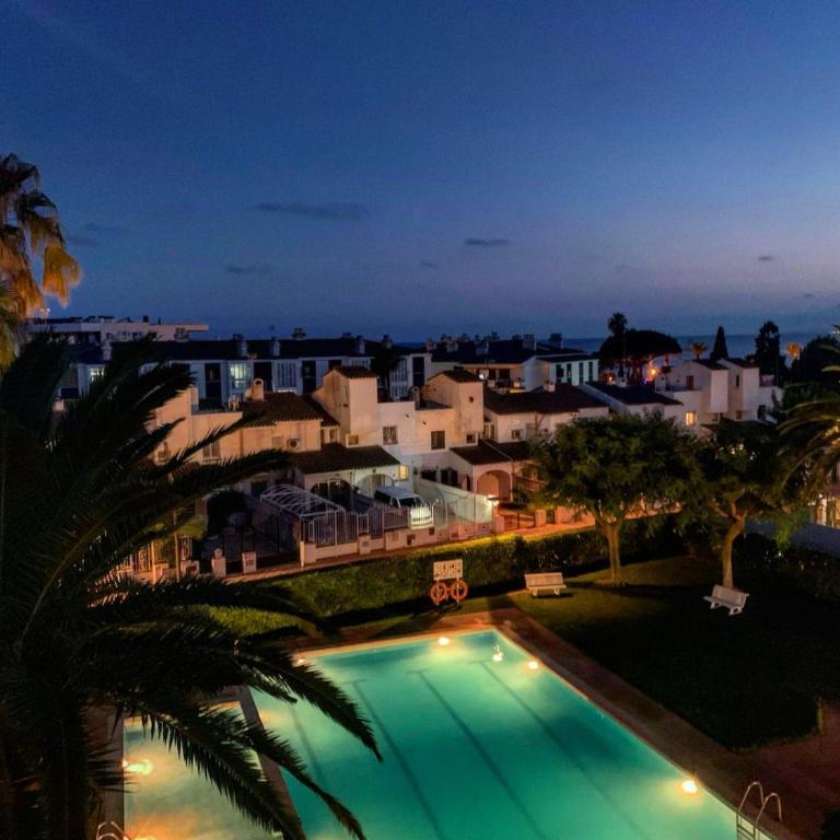 50 m de la plage! Proche du centre ville! Piscine! Vue sur mer et montagnes! Wifi! 2 vélos à disposition! - Two-Bedroom Apartment - 11