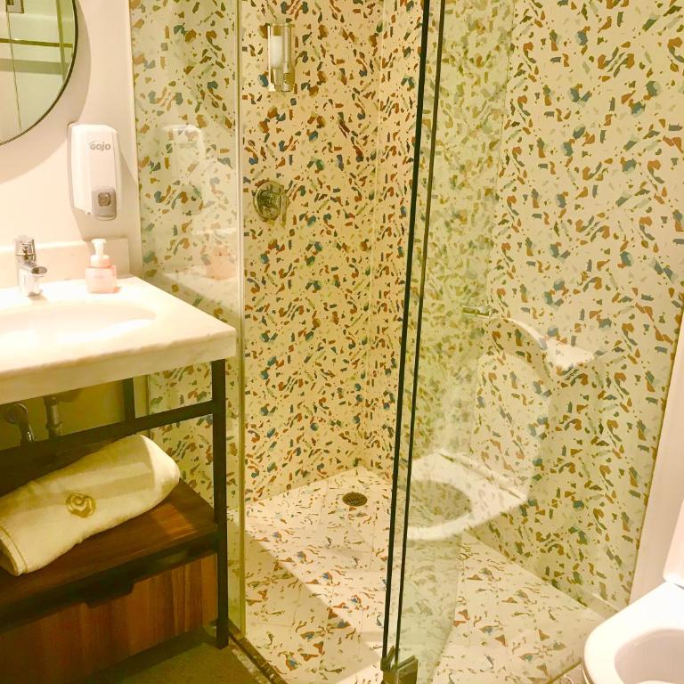 Singular Joy Vacation Rentals - Deluxe Apartment - 1