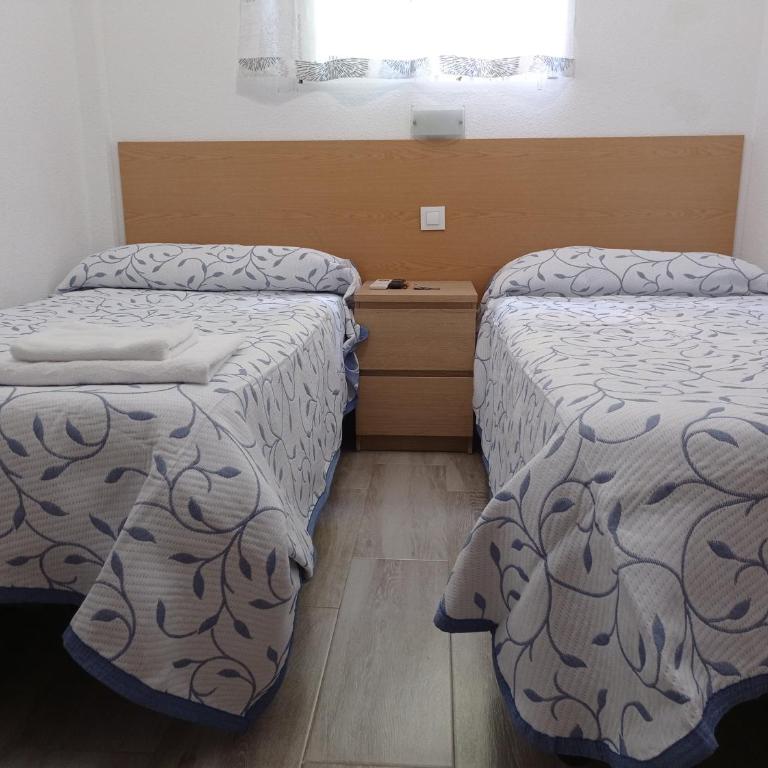 Pension Cuatro Torres - Twin Room with Bathroom - 1