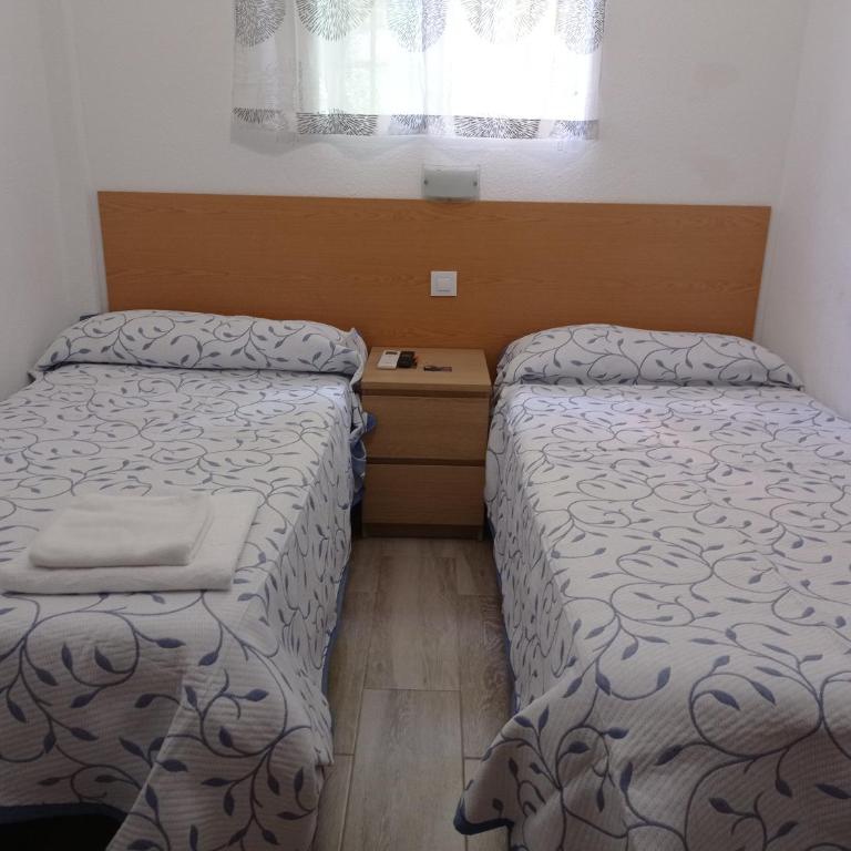 Pension Cuatro Torres - Twin Room with Bathroom - 2