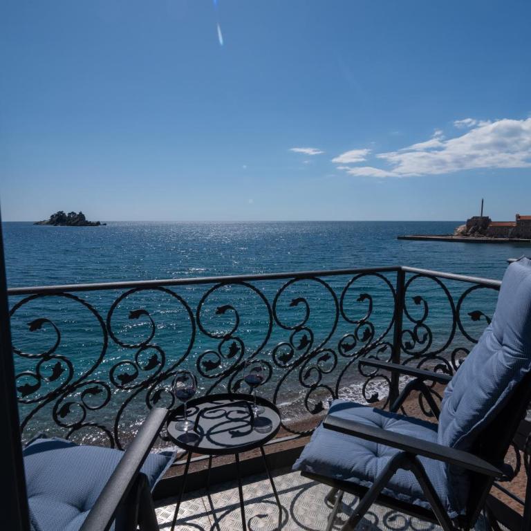 SYMPHONY - Deluxe Double Room with Balcony and Sea View - 2