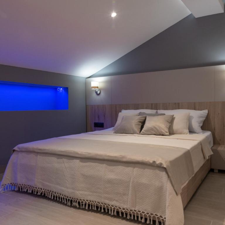 SYMPHONY - Deluxe Family Suite - 14