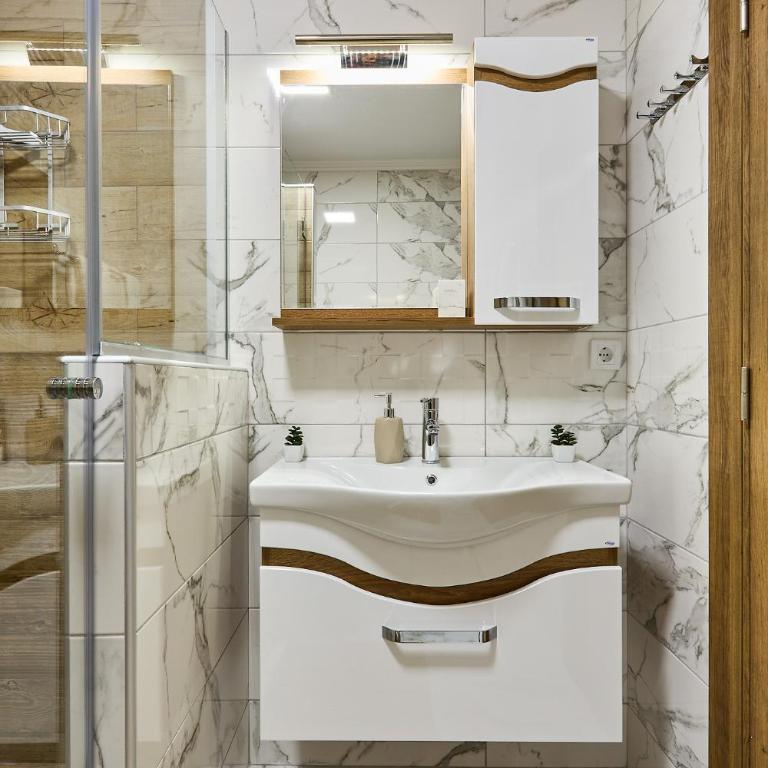 AquaLux 2 - One-Bedroom Apartment - 8