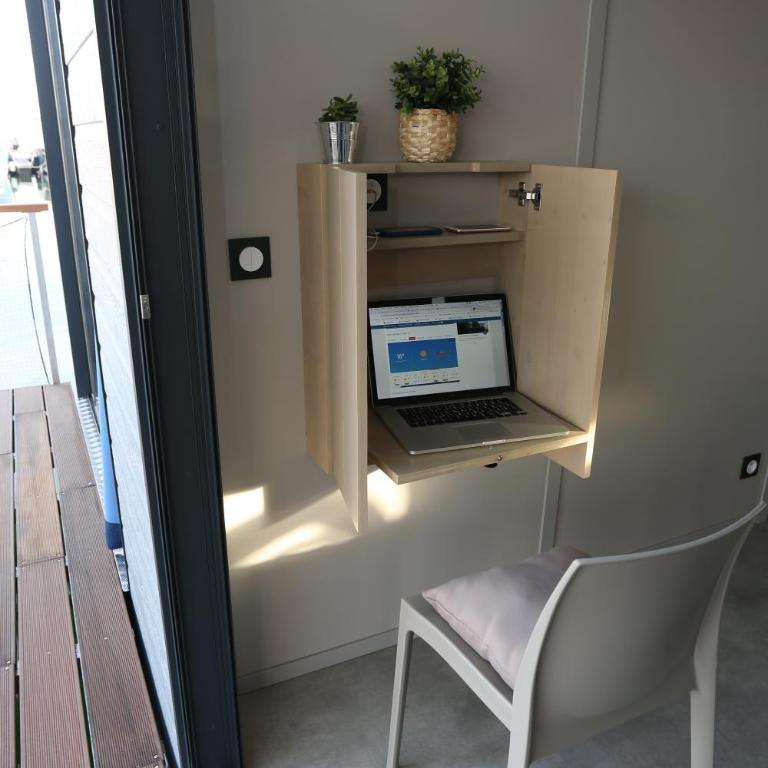 Les Ilots de Gruissan - Hébergement Bateau Lodge 1 Chambre pour 2 Personnes - Côté Yacht Club - 3