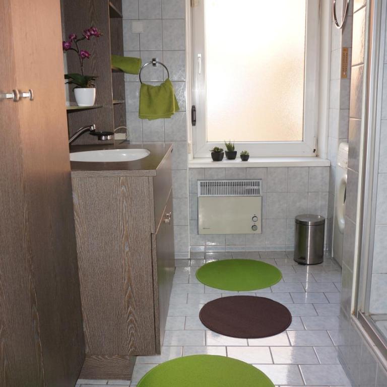 Haus Piber - Apartment mit 3 Schlafzimmern und Terrasse - 10