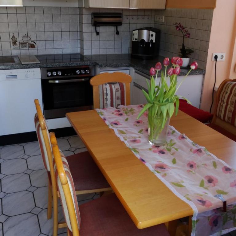 Haus Piber - Apartment mit 3 Schlafzimmern und Terrasse - 4